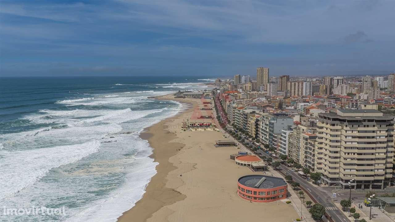 Apartamento T4 na 1ª Linha de Mar – Centro da Póvoa de Varzim com uma - Grande imagem: 5/26