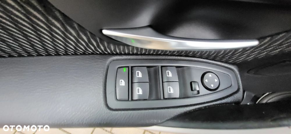 BMW Seria 3 318d DPF Edition Exclusive - 19