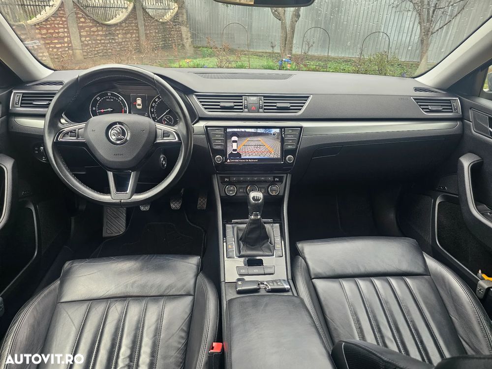 Skoda Superb 2.0 TDI Premium Edition - 10