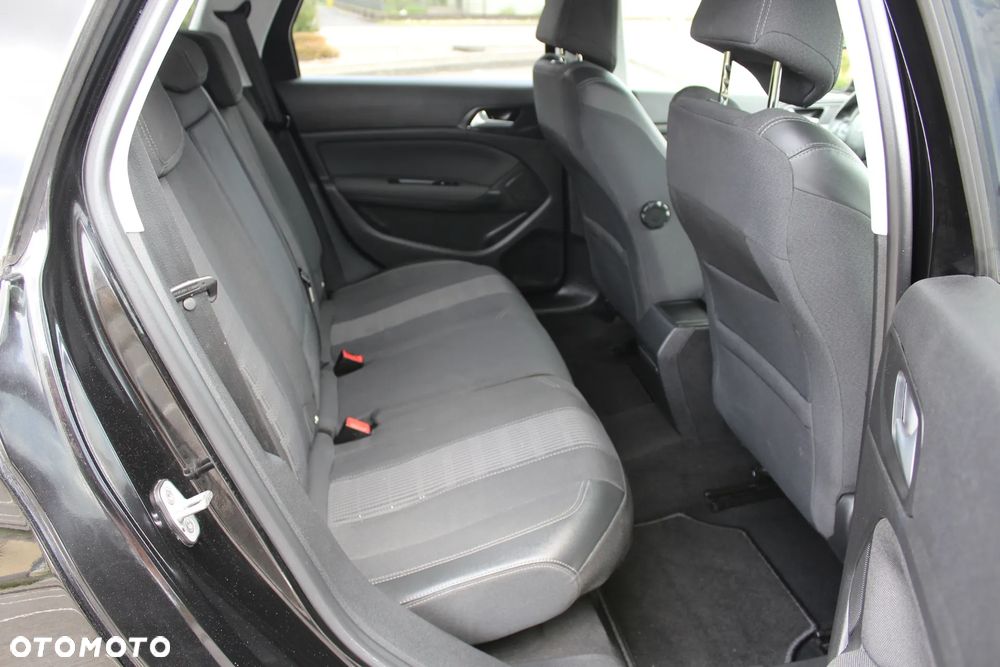 Peugeot 308 BlueHDi 130 EAT8 Stop & Start Allure Pack - 18