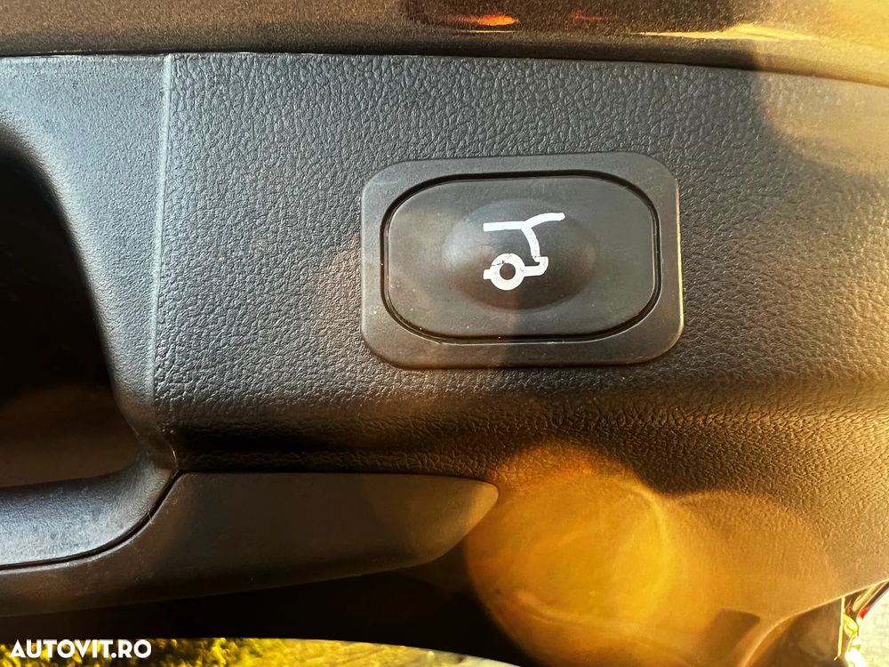 Ford Focus 1.5 EcoBlue 8AT Active - 26