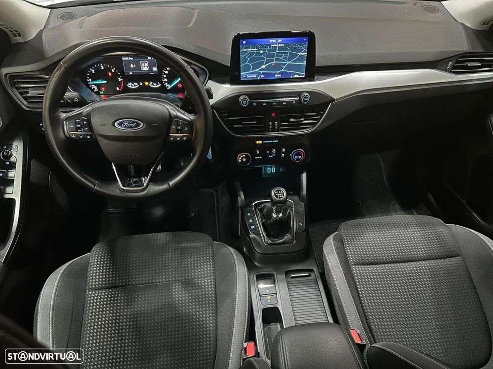 Ford Focus 1.5 TDCi ECOBlue Active — fotografia 9