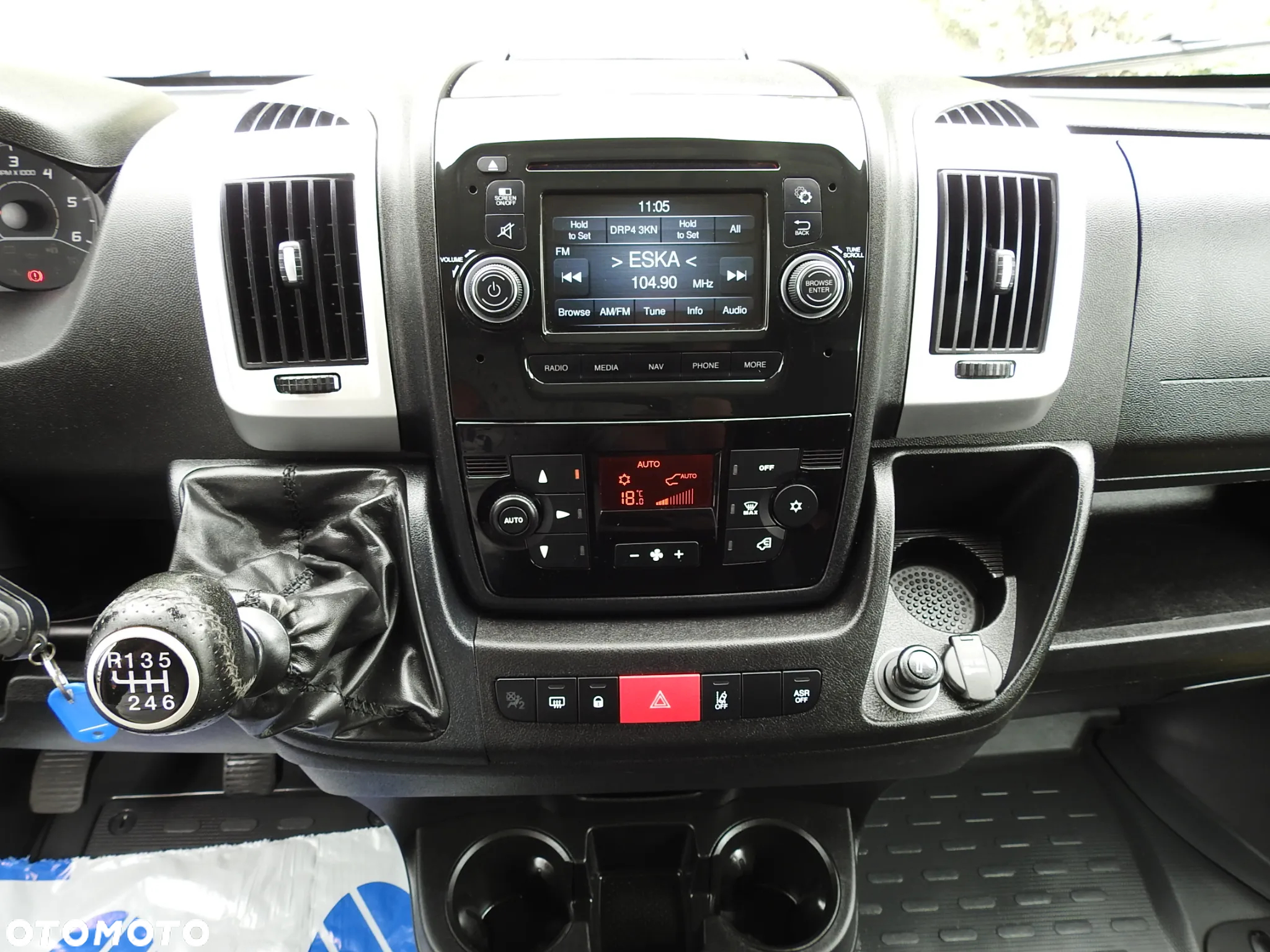Peugeot BOXER FURGON BRYGADÓWKA 6 MIEJSC TEMPOMAT NAWIGACJA KLIMATYZACJA LEDY ASO 160KM [ H80381 ] - 31