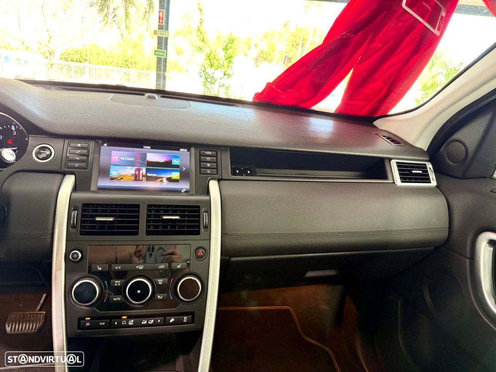 Land Rover Discovery Sport 2.2 Td4 SE Auto - 24