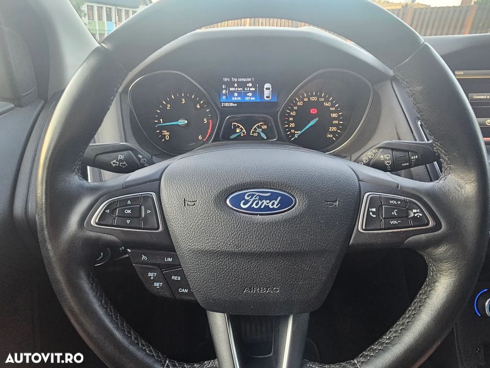 Ford Focus 1.5 TDCi Titanium - 9
