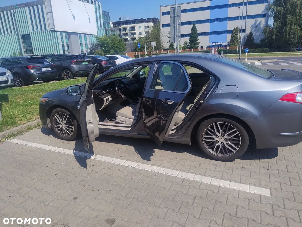 Honda Accord 2.0 Executive Nav - 4