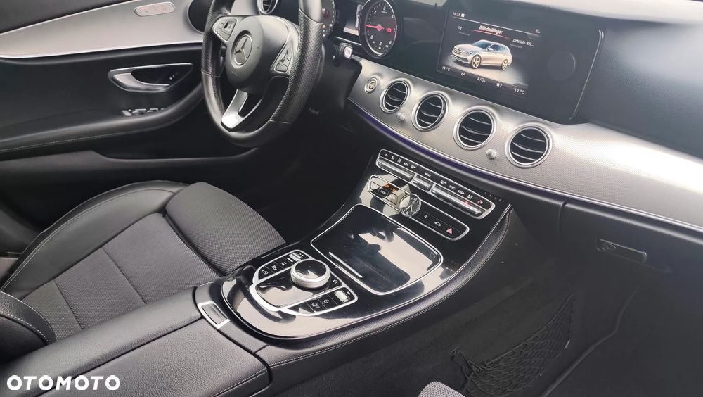 Mercedes-Benz Klasa E 220 d Business Edition 9G-TRONIC - 36
