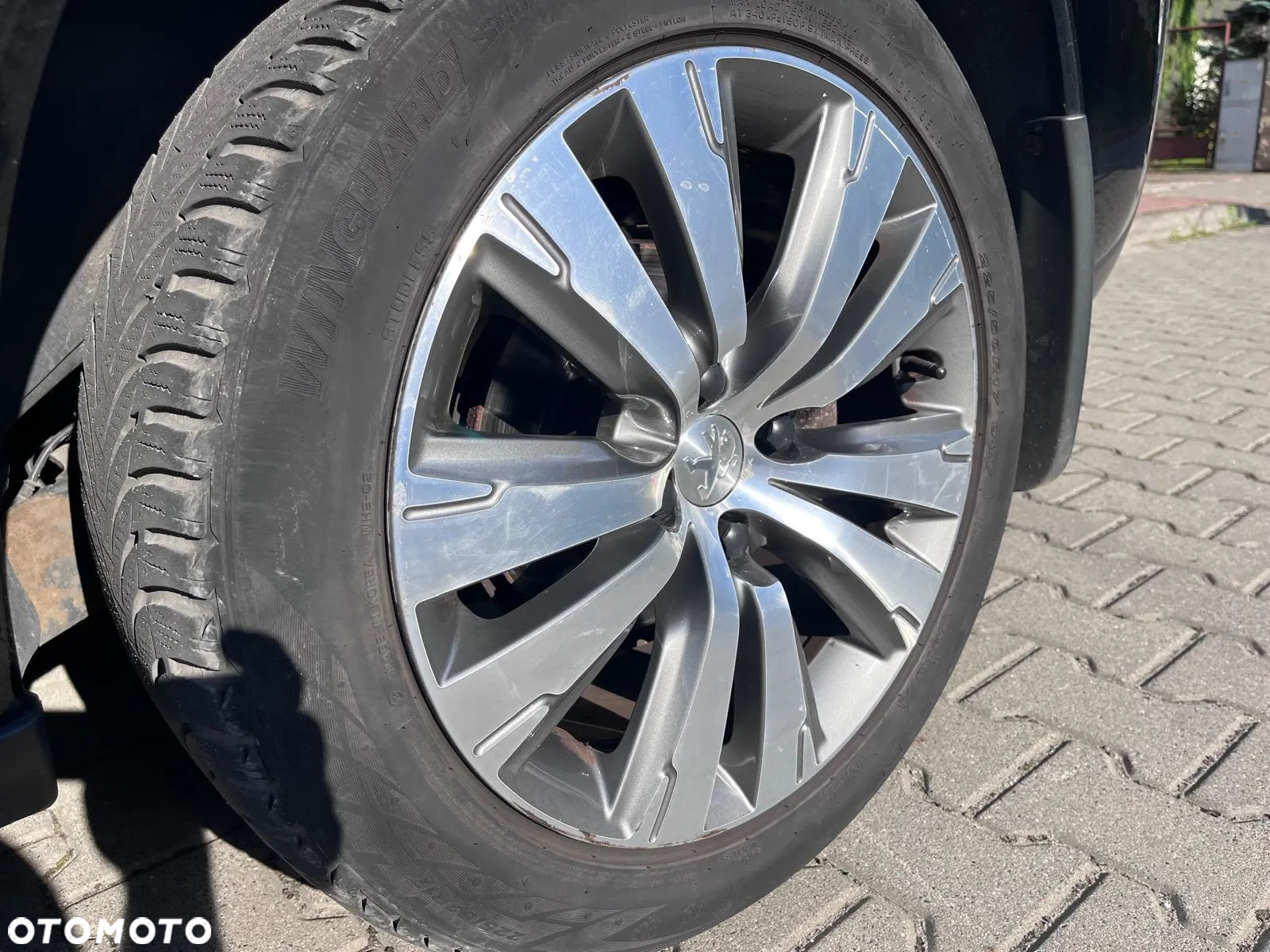 Peugeot 3008 1.2 PureTech Allure S&S - 28