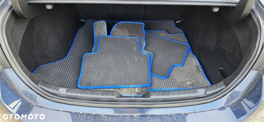 Mazda 3 2.0 mHEV Hikari - 13