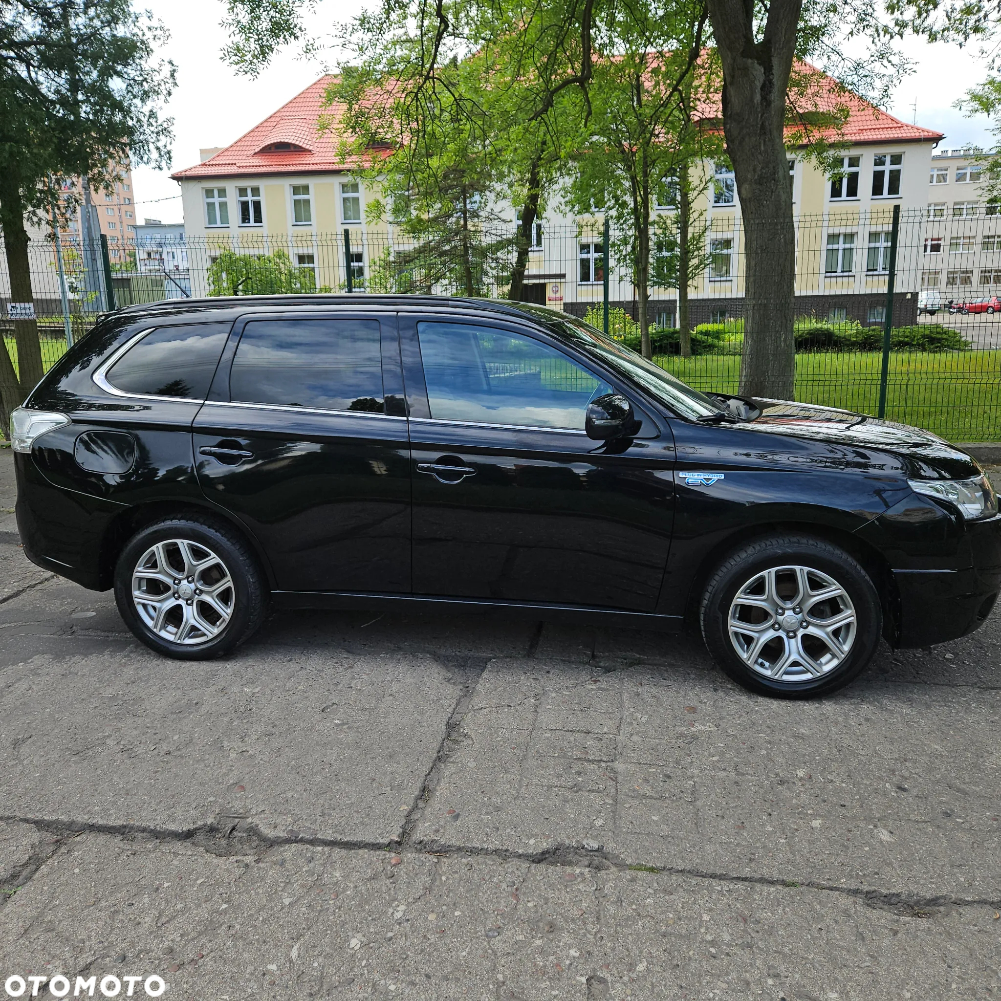 Mitsubishi Outlander 2.0 4WD Plug-In Hybrid Top - 4