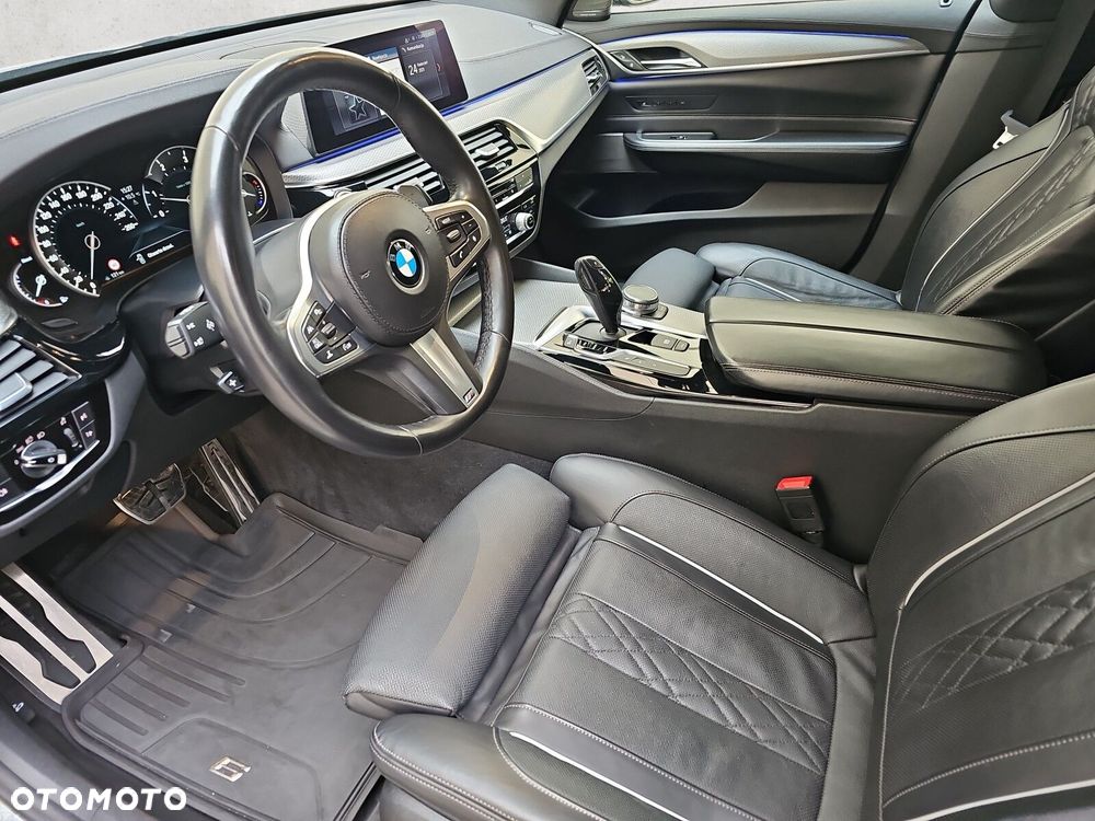 BMW 6GT - 10
