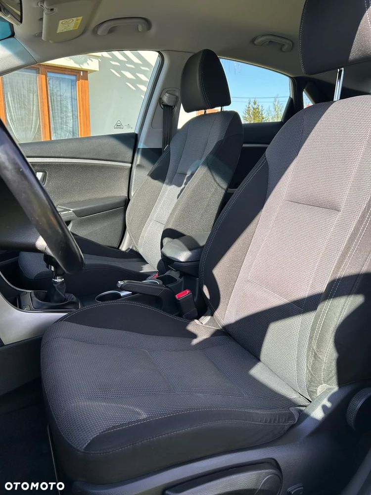 Hyundai i30 blue 1.6 CRDi Premium - 7