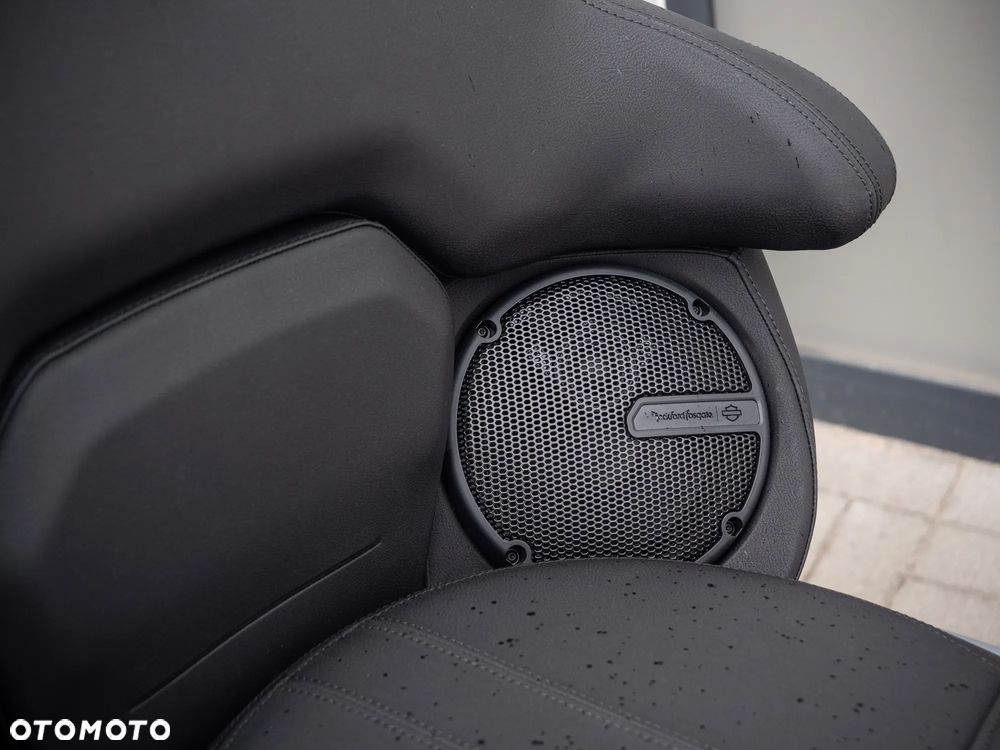 Harley-Davidson Touring Road Glide - 39