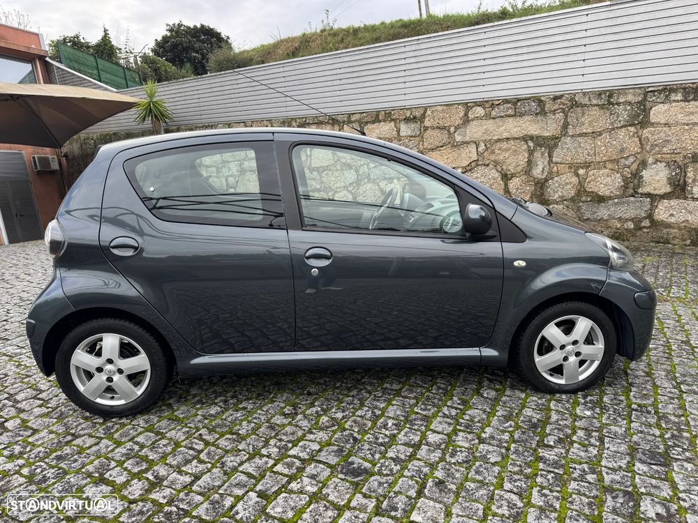 Toyota Aygo 1.0 + AC - 3
