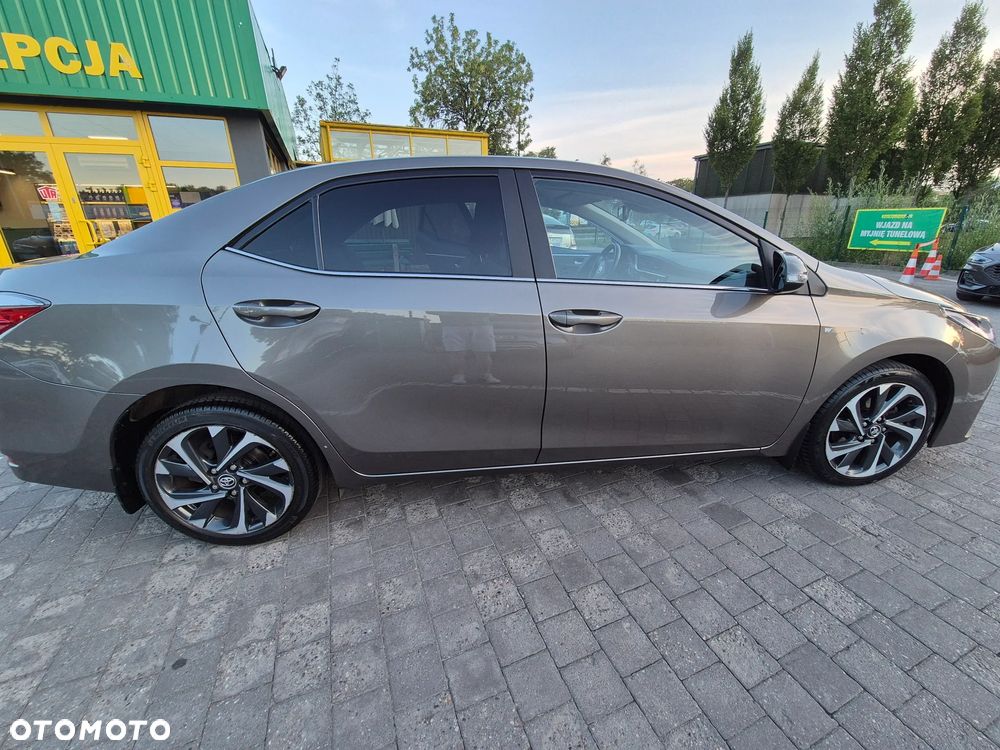 Toyota Corolla - 10
