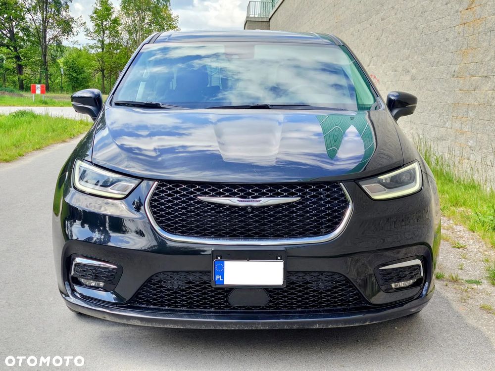 Chrysler Pacifica - 2