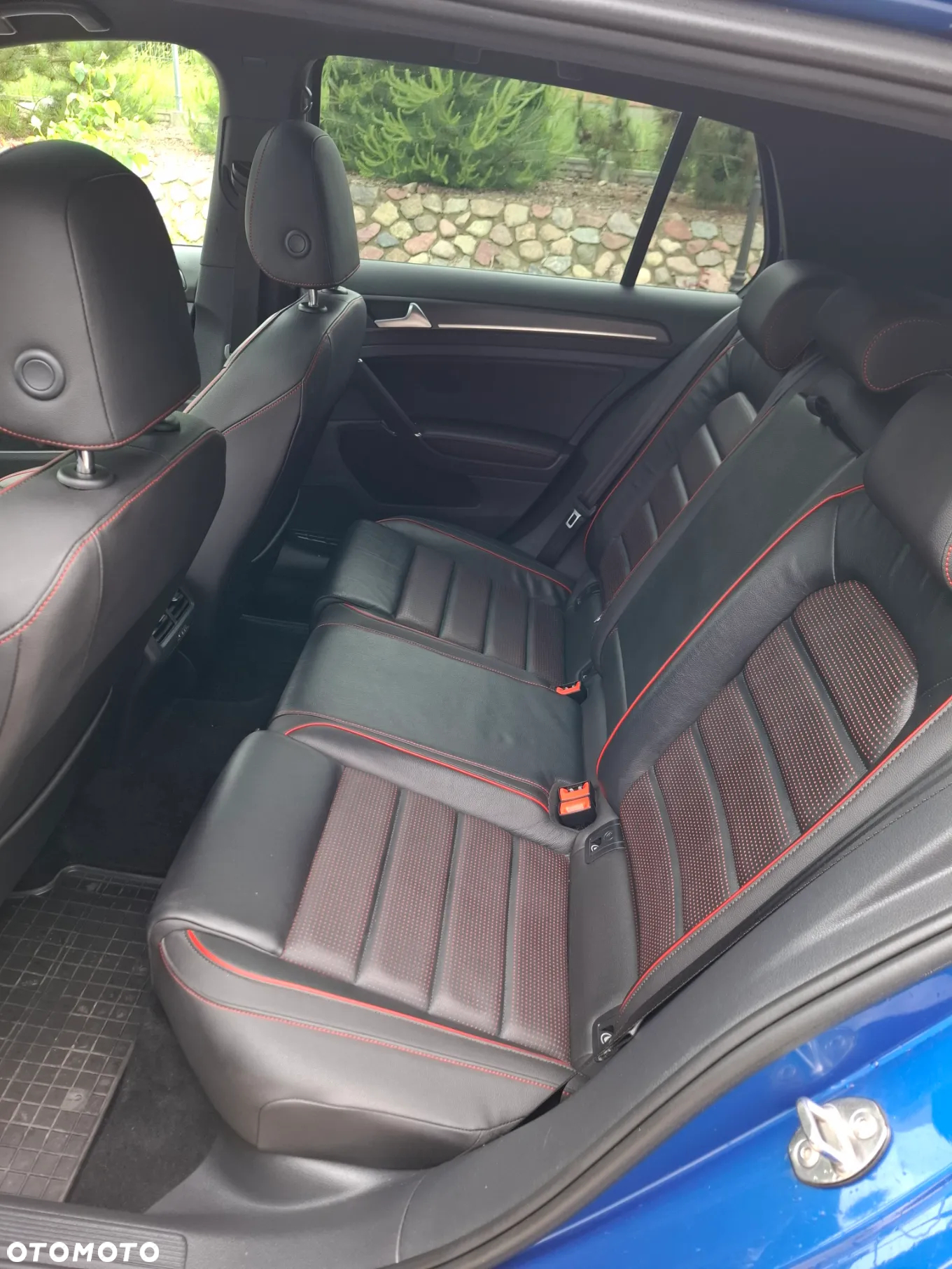 Volkswagen Golf - 6