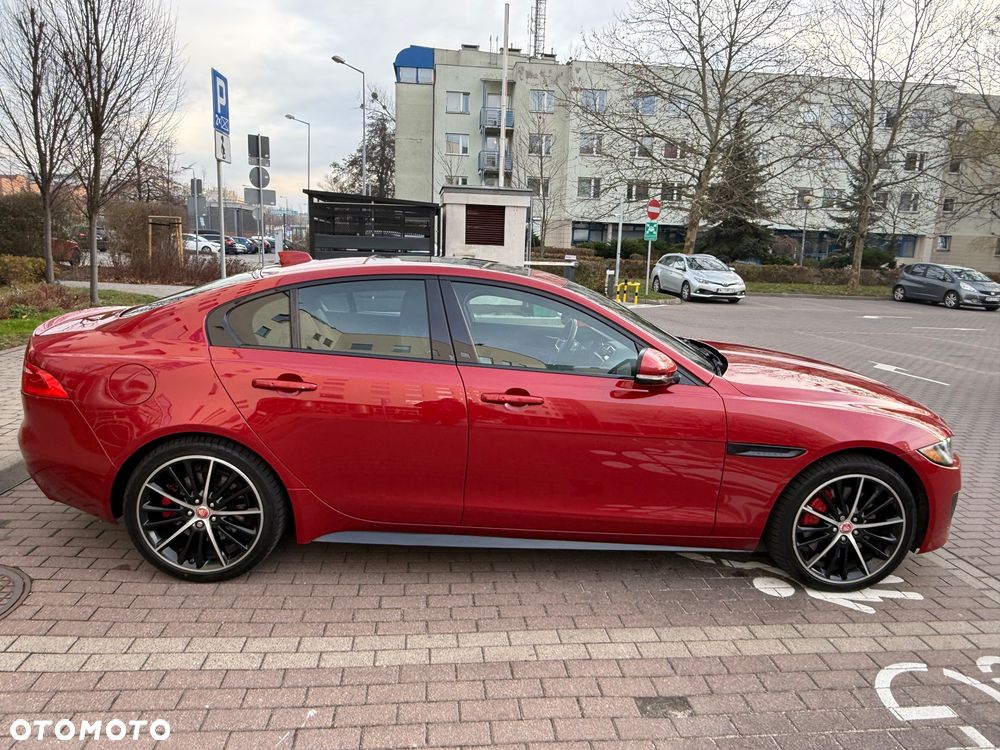 Jaguar XE S - 3