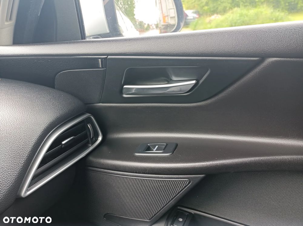 Jaguar XE 2.0 D Prestige - 9