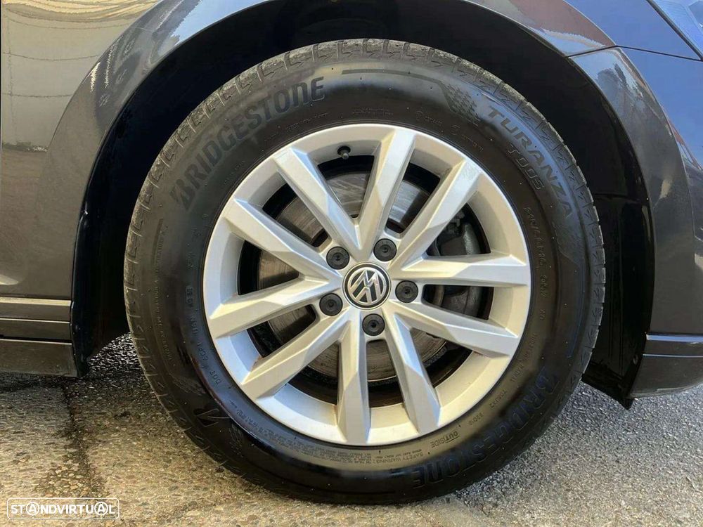 VW Passat 1.6 TDI Business DSG - 17