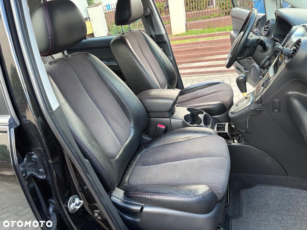 Kia Carens - 28