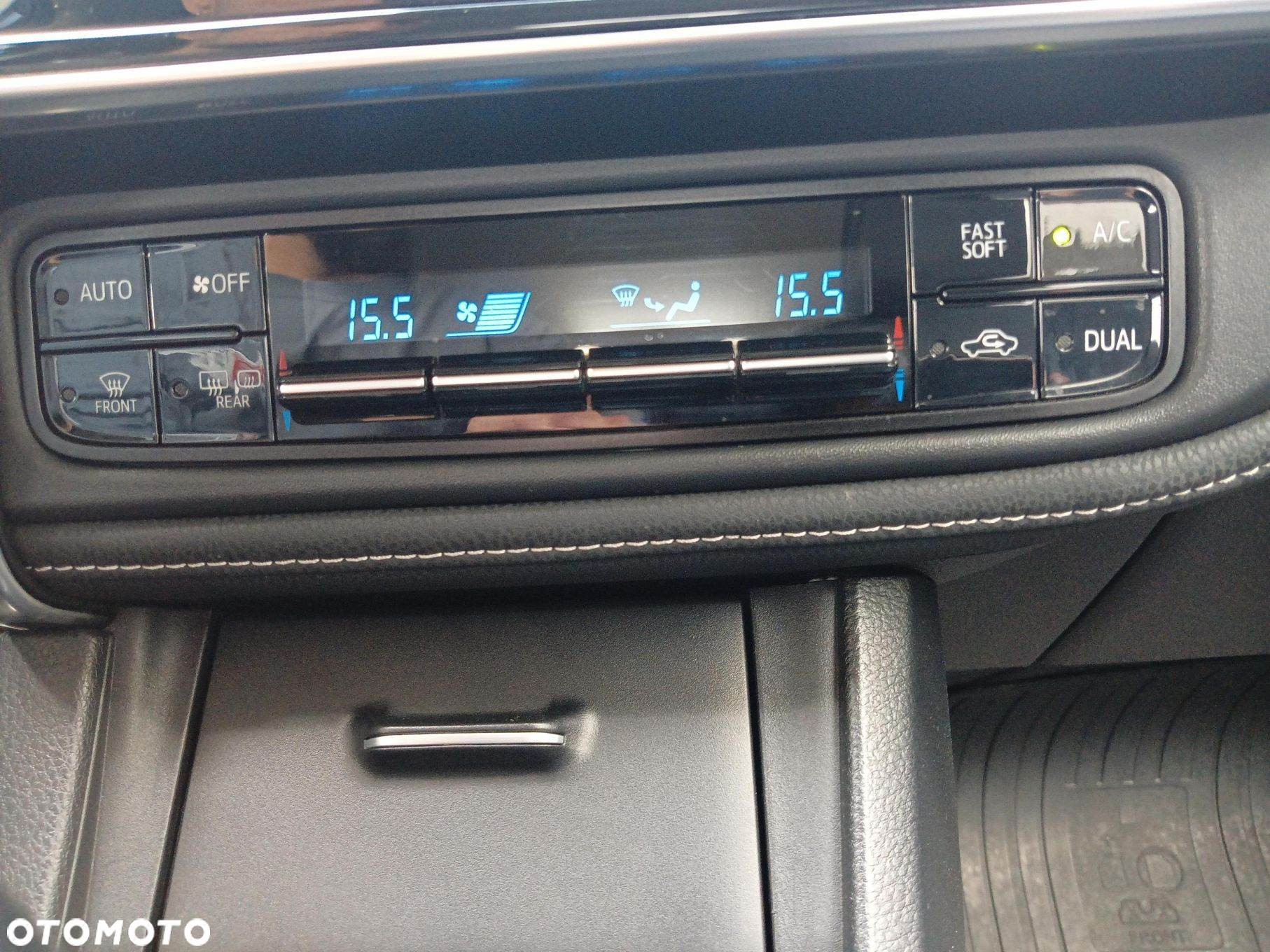 Toyota Corolla 1.6 Prestige EU6 - 23