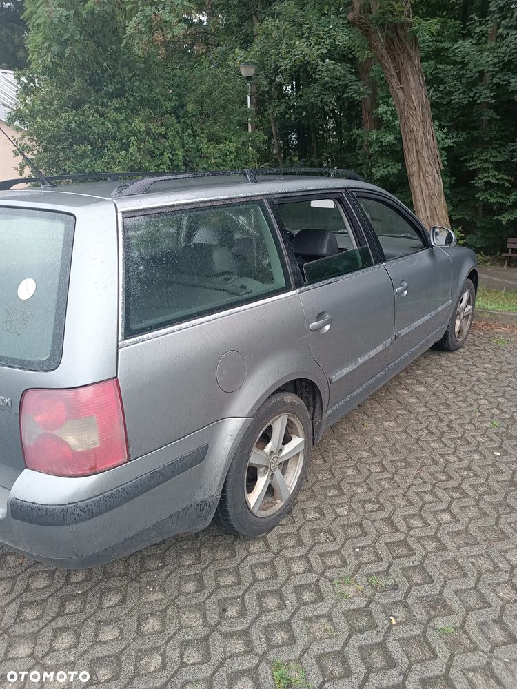 Volkswagen Passat 1.9 TDI Comfortline - 2