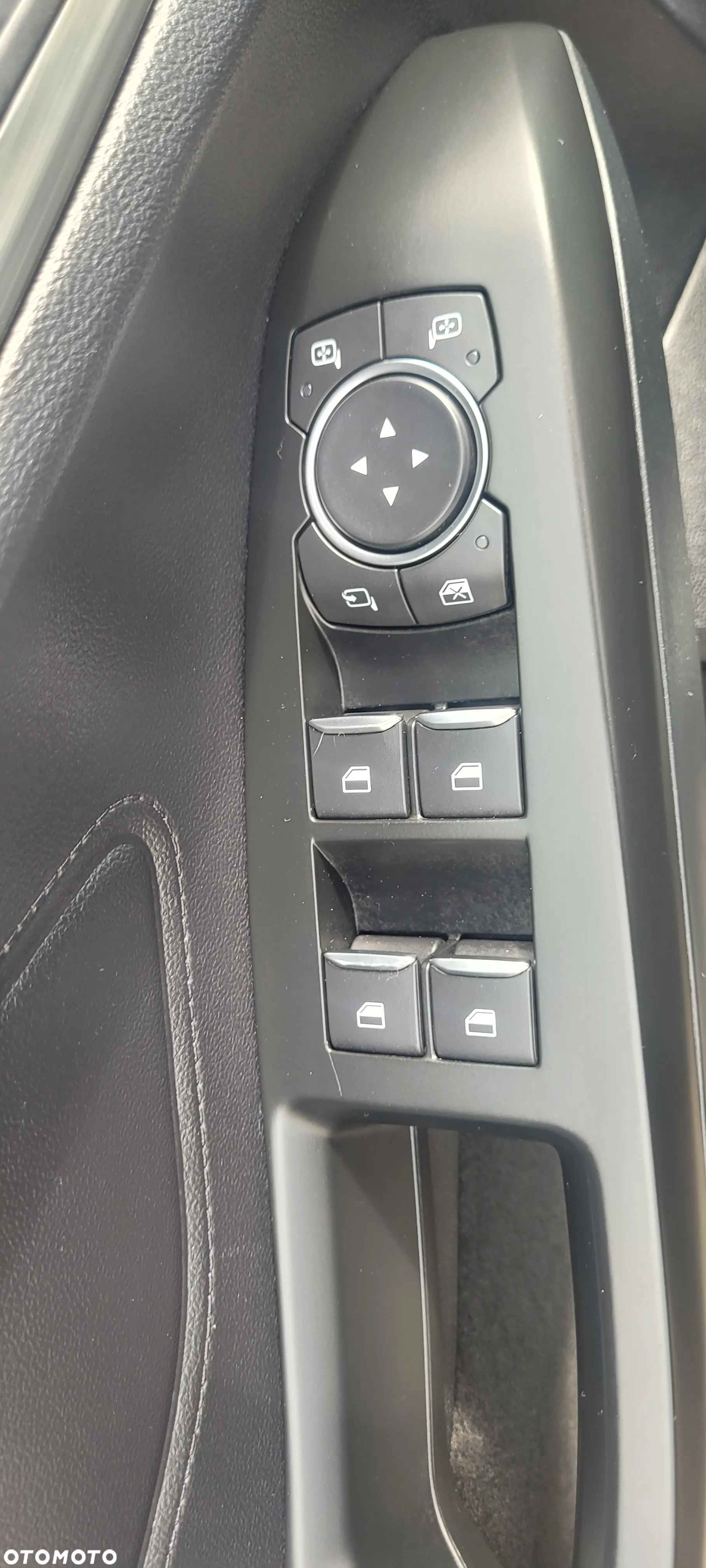 Ford Focus 1.0 EcoBoost Start-Stopp-System TITANIUM - 18