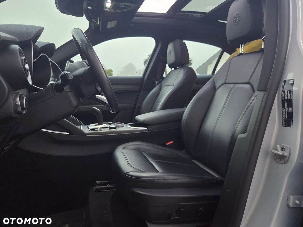 Alfa Romeo Stelvio 2.0 Turbo TI Q4 - 10