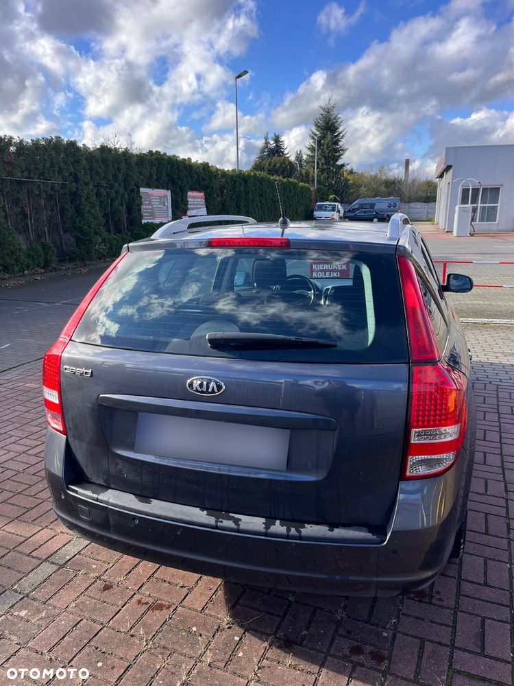 Kia Ceed 1.4 CVVT SW Dream-Team Edition - 4