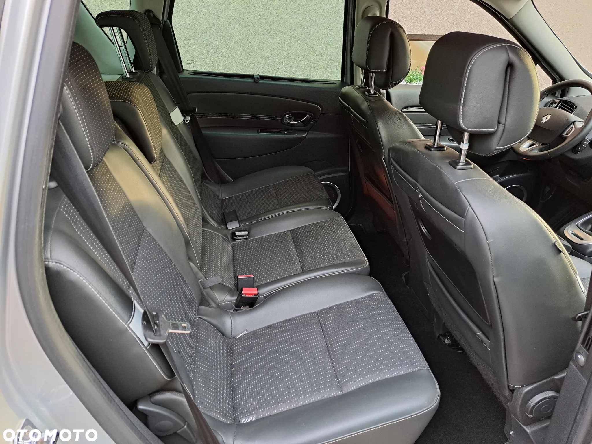 Renault Scenic 1.5 dCi Dynamique EDC - 12
