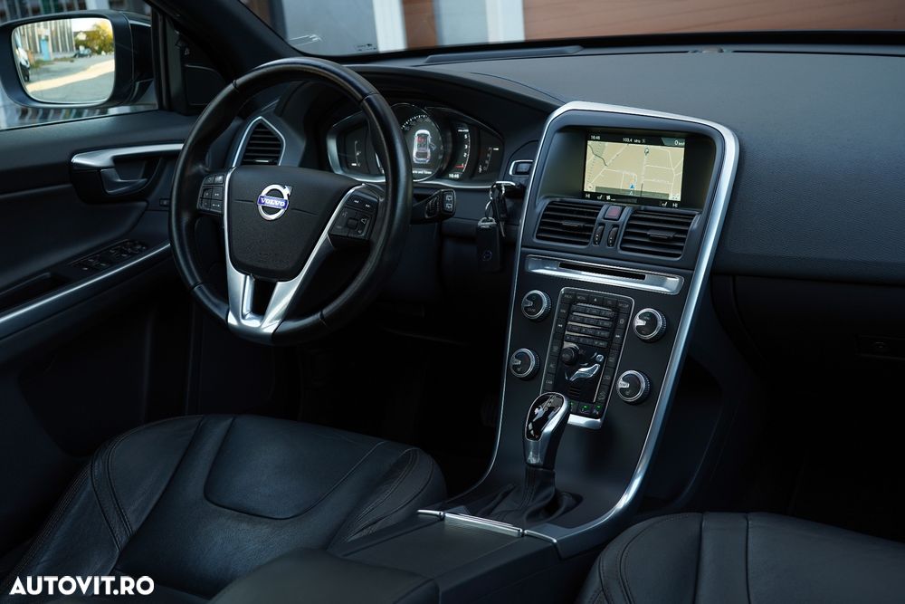 Volvo XC 60 D5 AWD Geartronic Summum - 13