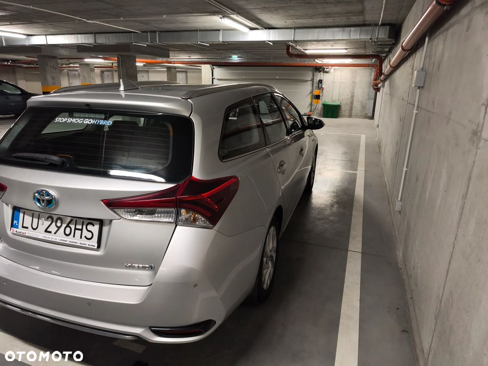Toyota Auris Hybrid 135 Premium - 4