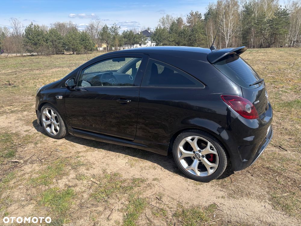 Opel Corsa 1.6 Turbo OPC - 9