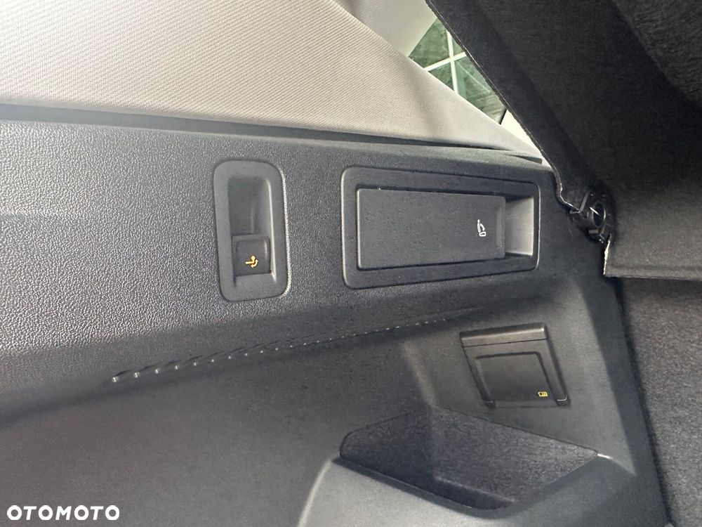 Volkswagen Tiguan 2.0 TDI Elegance DSG - 28