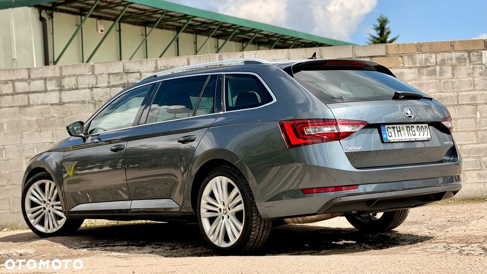 Skoda Superb 2.0 TDI Premium Edition - 16