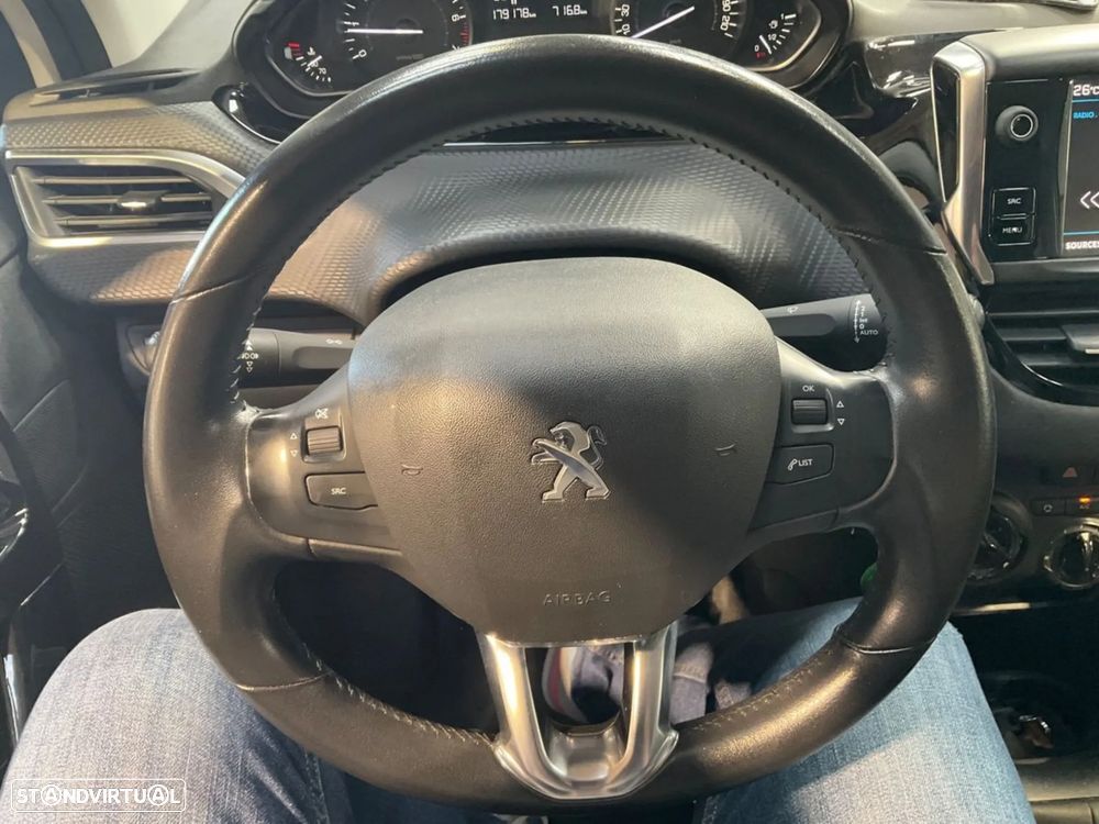 Peugeot 208 1.2 PureTech Style - 2