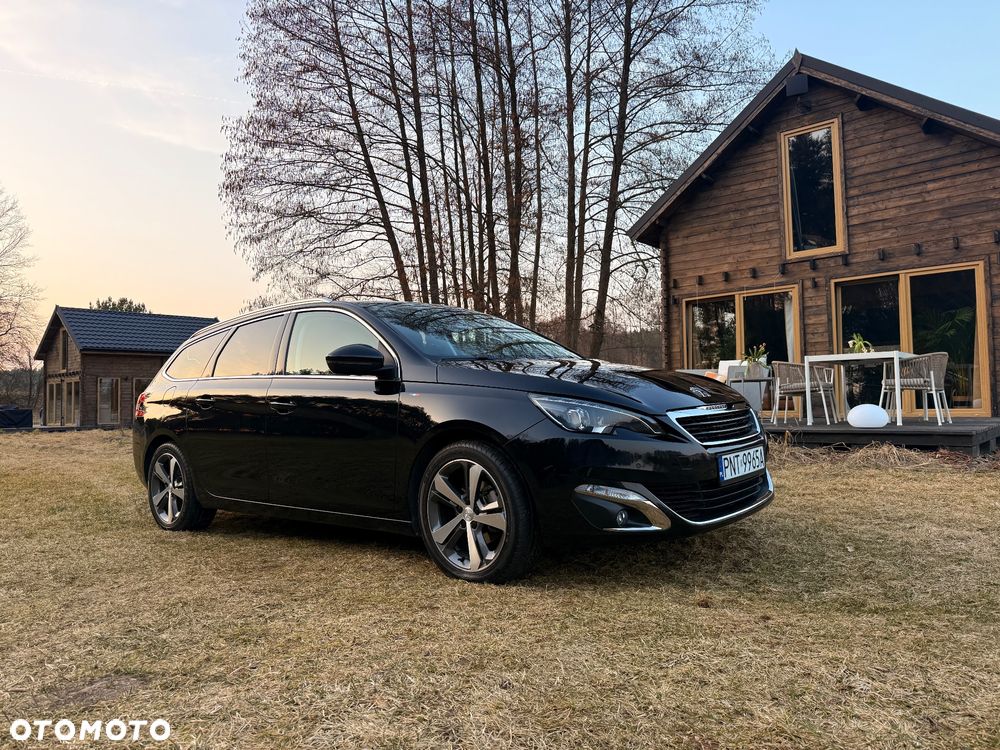 Peugeot 308 PureTech 130 GPF Stop & Start Allure Business-Paket - 1