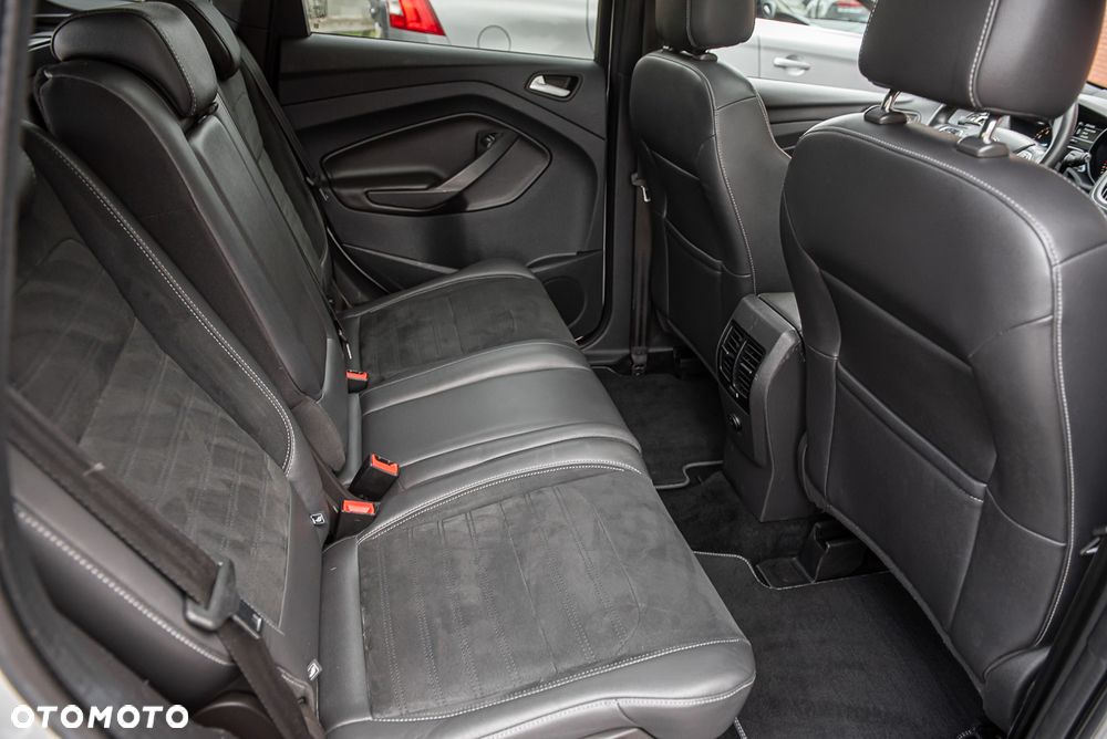 Ford Kuga 1.5 EcoBoost 2x4 ST-Line - 9
