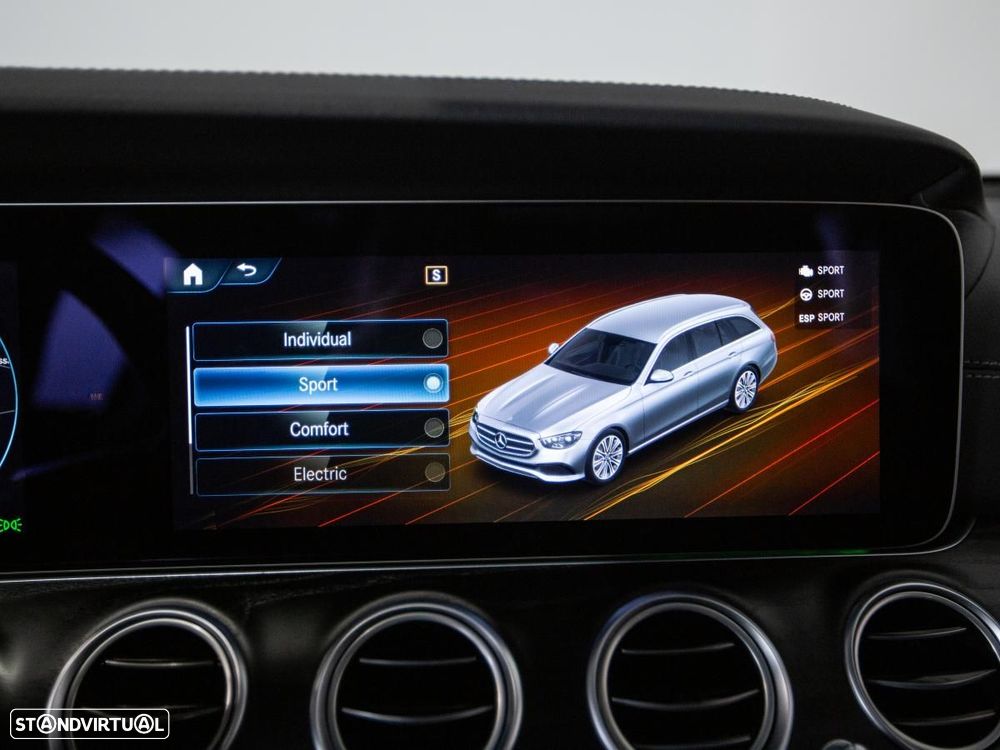 Mercedes-Benz E 300 de 4Matic T 9G-TRONIC AMG Line - 34
