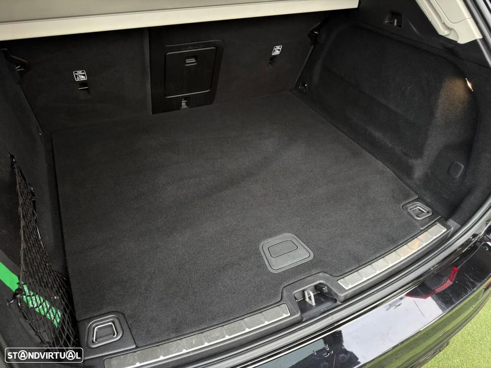 Volvo XC 60 2.0 T6 PHEV Plus Dark AWD - 61