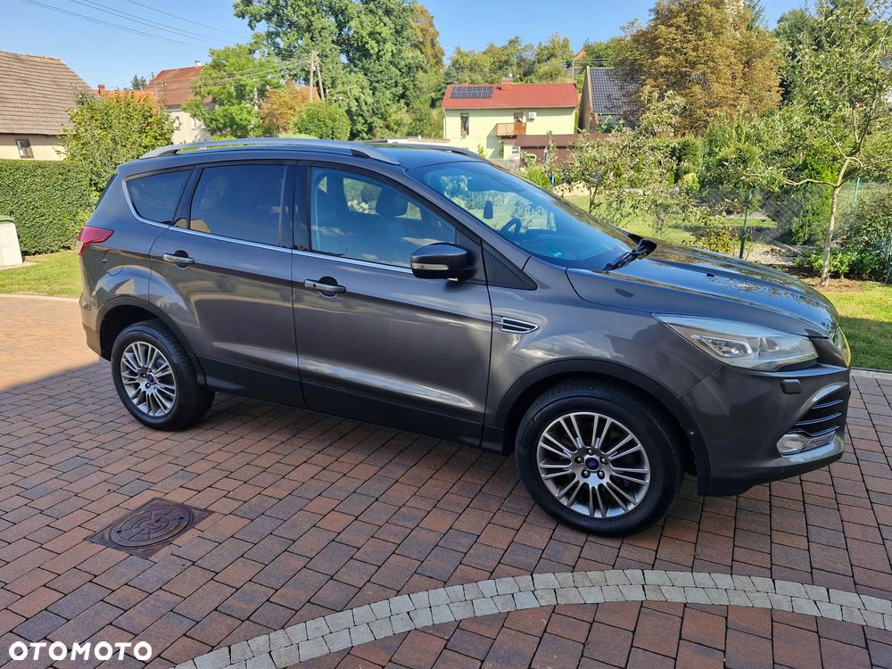 Ford Kuga 2.0 TDCi 2x4 Titanium - 4