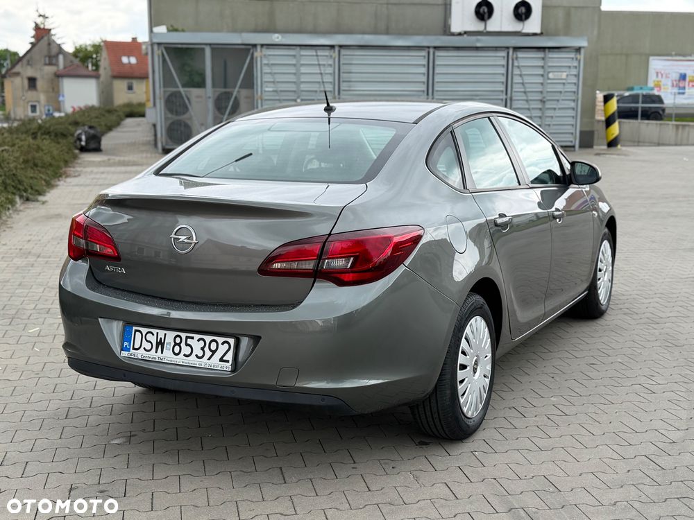 Opel Astra 1.6 Cosmo EU6 - 7