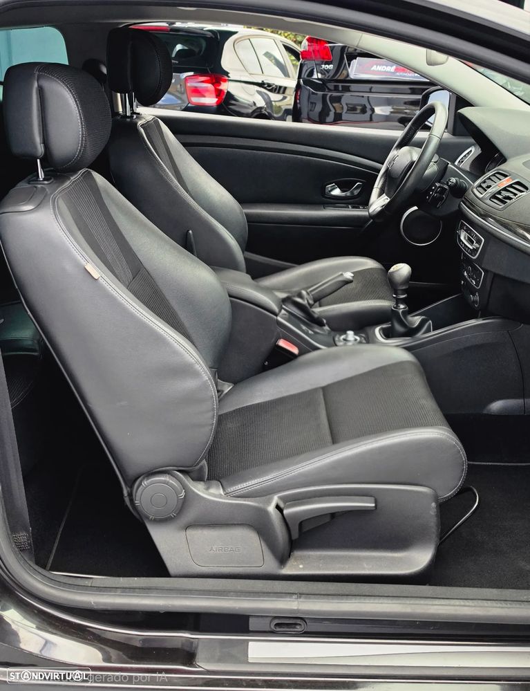 Renault Mégane Coupe 1.5 dCi Dynamique S - 9