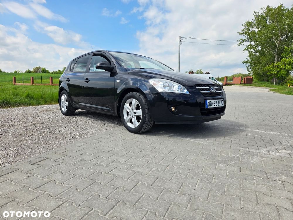 Kia Ceed - 10