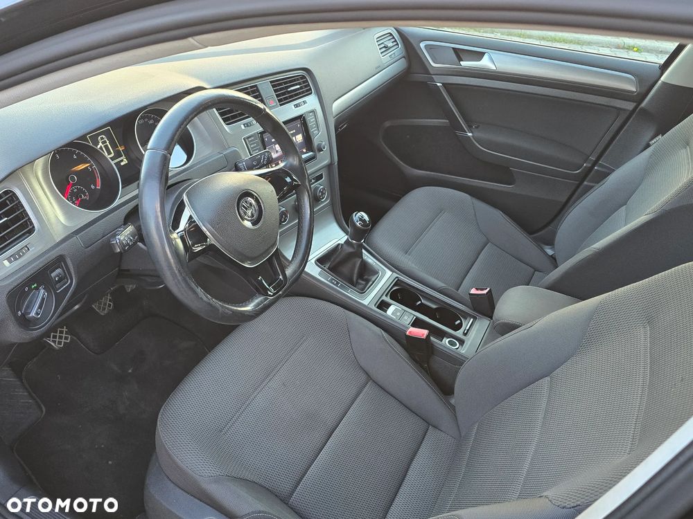 Volkswagen Golf 1.6 TDI BlueMotion Comfortline - 19