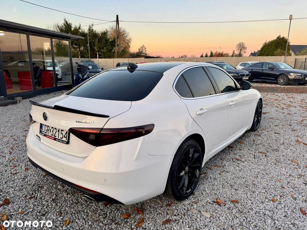Alfa Romeo Giulia 2.0 Turbo 16V AT8 6C Villa dEste - 7