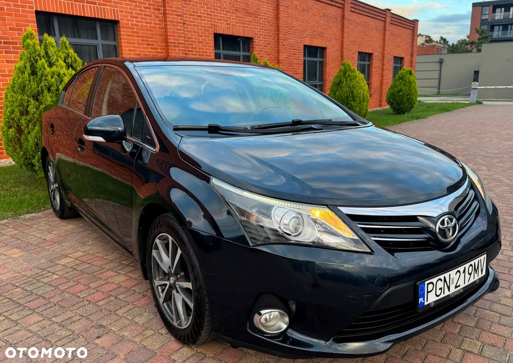 Toyota Avensis 1.6 Premium - 35