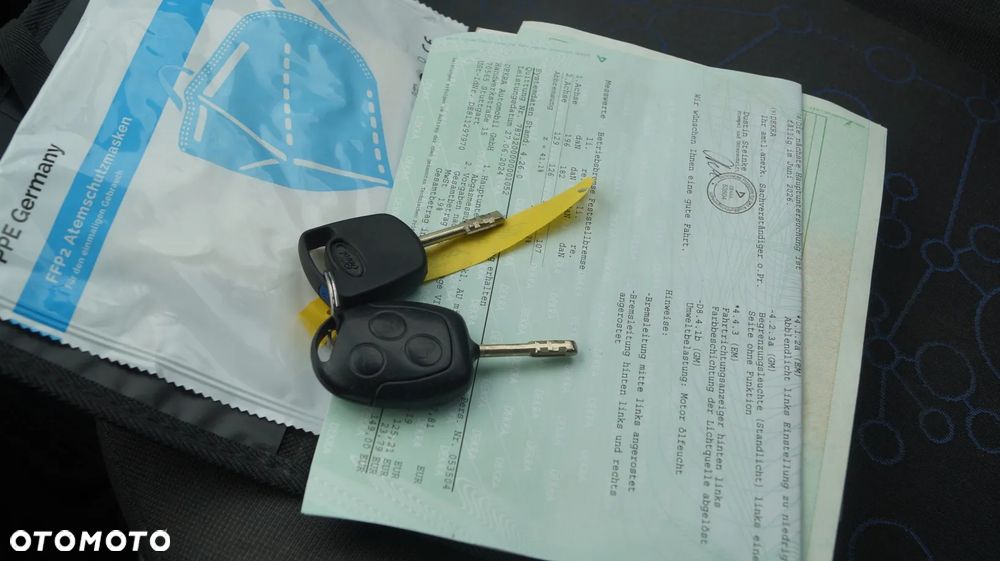 Ford Fiesta 1.3 Futura - 21