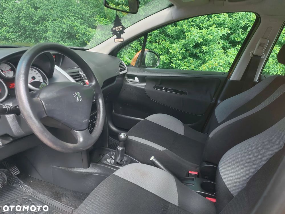 Peugeot 207 1.4 16V Presence - 2